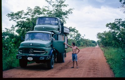 Auf der Wellblechpiste kurz vor der Grenze nach Niger